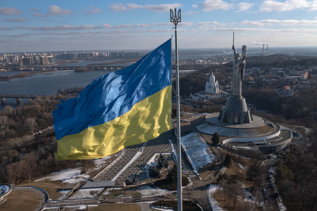 флаг украины в москве