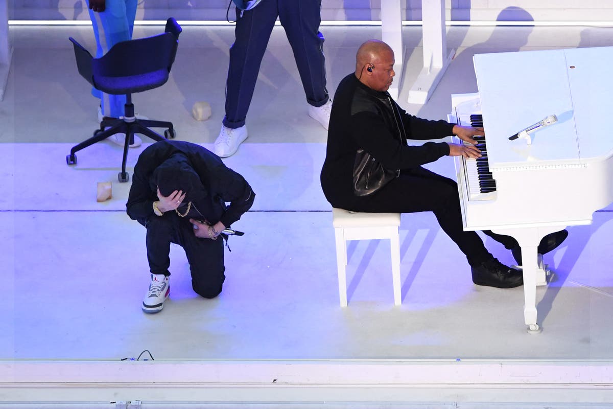Super Bowl: NFL says it was &lsquo;aware&rsquo; Eminem would kneel during Halftime show and did not try to stop it