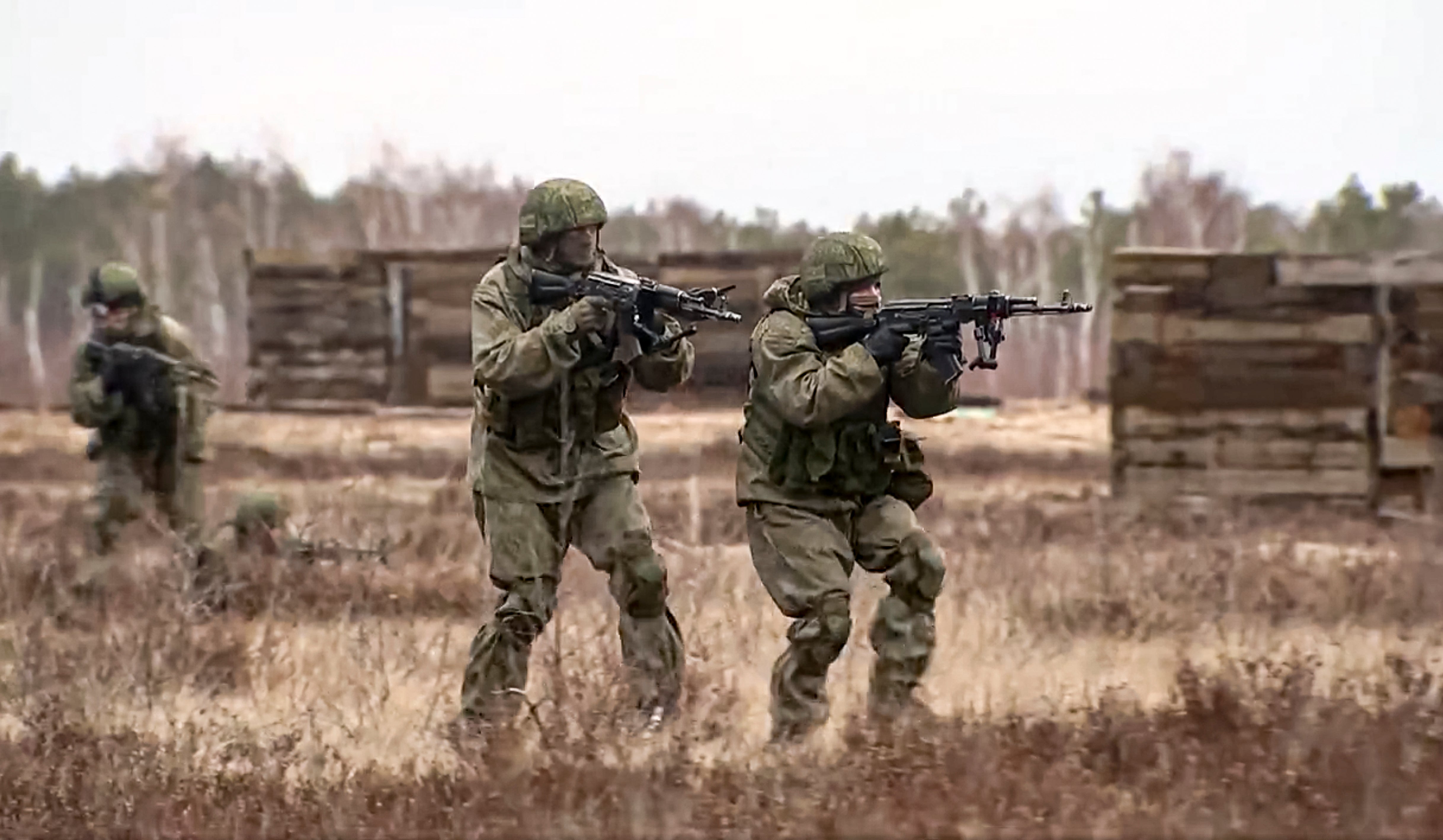 Soldiers practice at the Obuz-Lesnovsky training ground during the Union Courage-2022 military drills in Belarus (Russian Defence Ministry Press Service via AP)