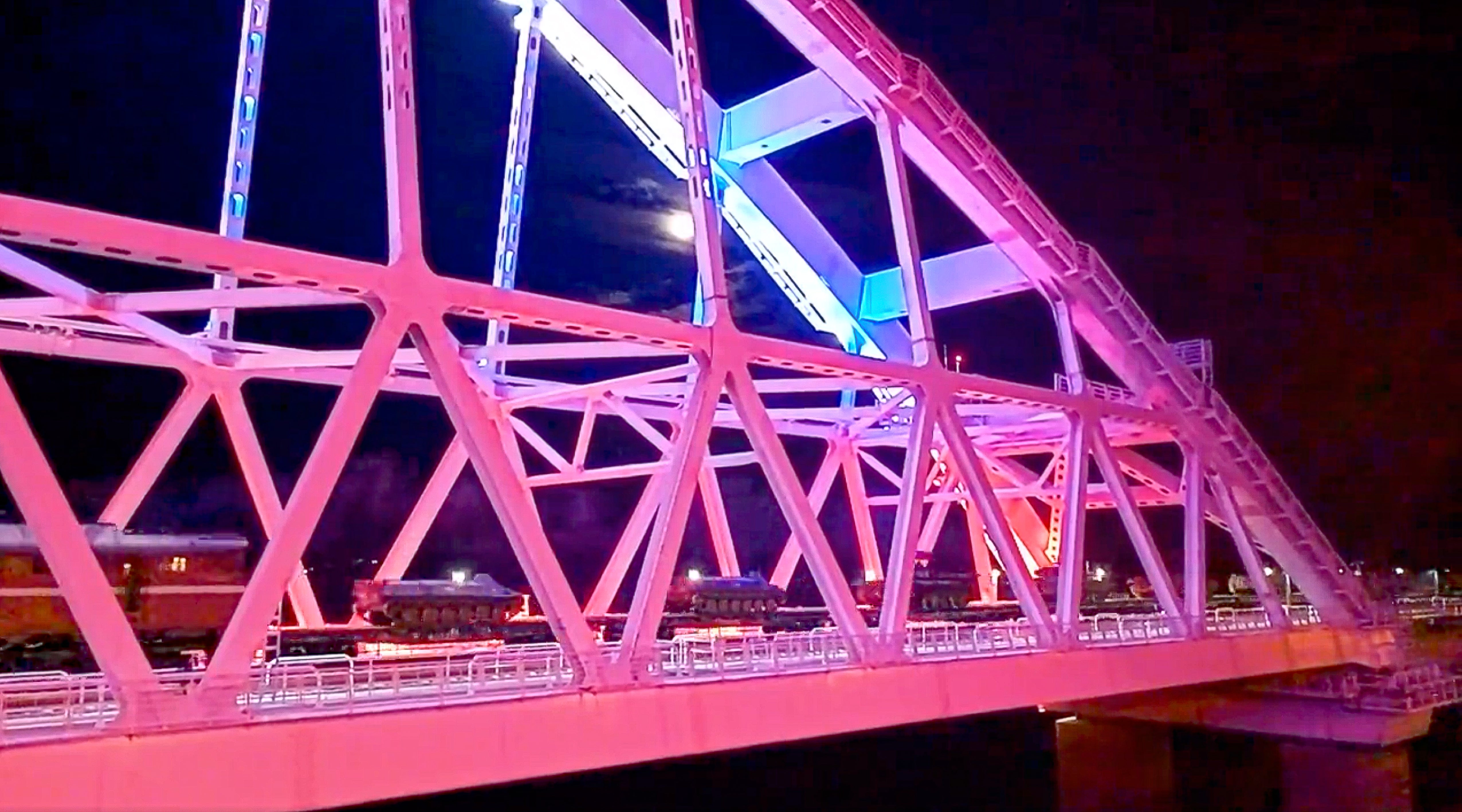 Ukraine news – live: No sign of Russian withdrawal, Zelensky says, as Moscow denies cyber attack involvement 