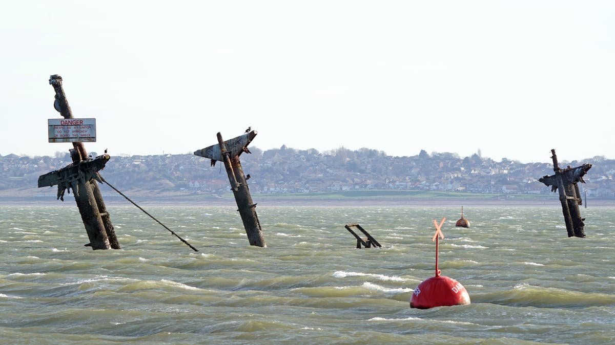 Flurry of interest in Thames wartime wreck packed with explosives