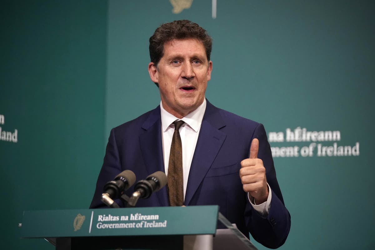 Eamon Ryan &lsquo;hopes to see immediate end&rsquo; of mandatory mask wearing