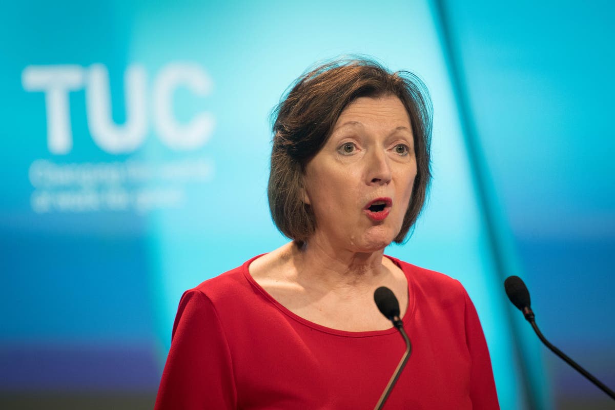 Frontline workers most at risk from Boris Johnson’s Covid test ‘madness’, TUC chief warns Frontline workers most at risk from Boris Johnson’s Covid test ‘madness’, TUC chief warns