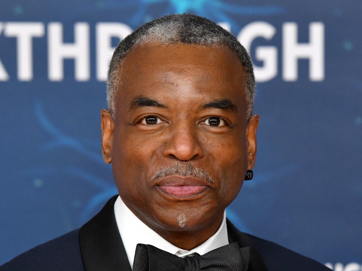 LeVar Burton tells kids to read banned books on &lsquo;The Daily Show&rsquo;