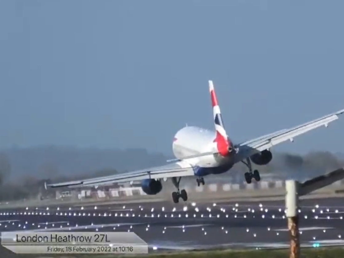 BA plane struggles to land in high winds