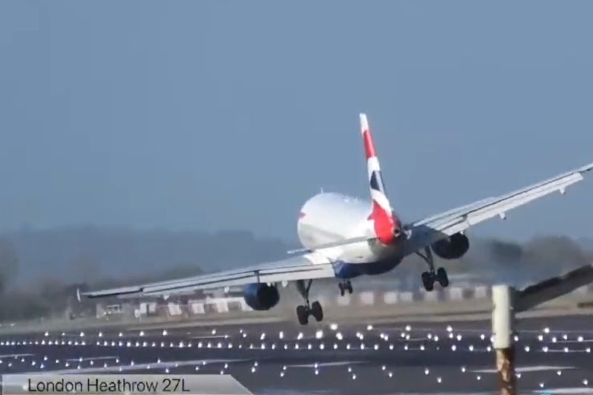 Storm Eunice: Planes buffeted by strong winds struggle to land as gales ...
