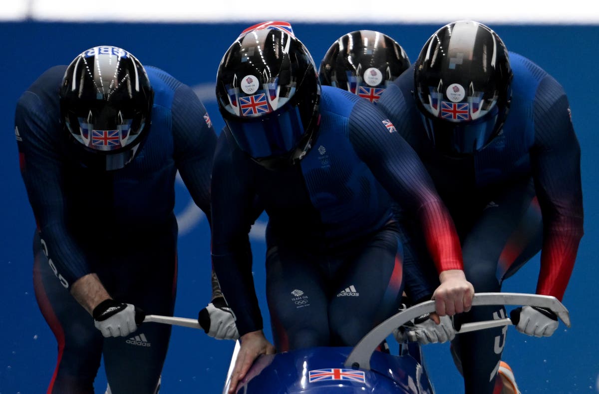 Great Britain in medal contention at the halfway mark of the four-man bobsleigh