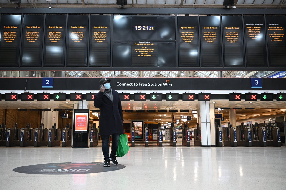 Two London railway stations to close for 22 days this summer thumbnail