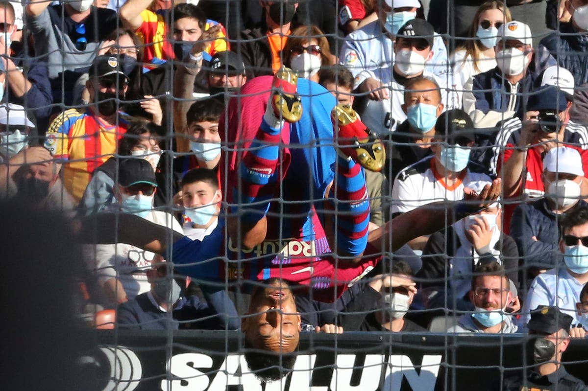 Pierre-Emerick Aubameyang opens Barcelona account with hat-trick in Valencia win Pierre-Emerick Aubameyang opens Barcelona account with hat-trick in Valencia win