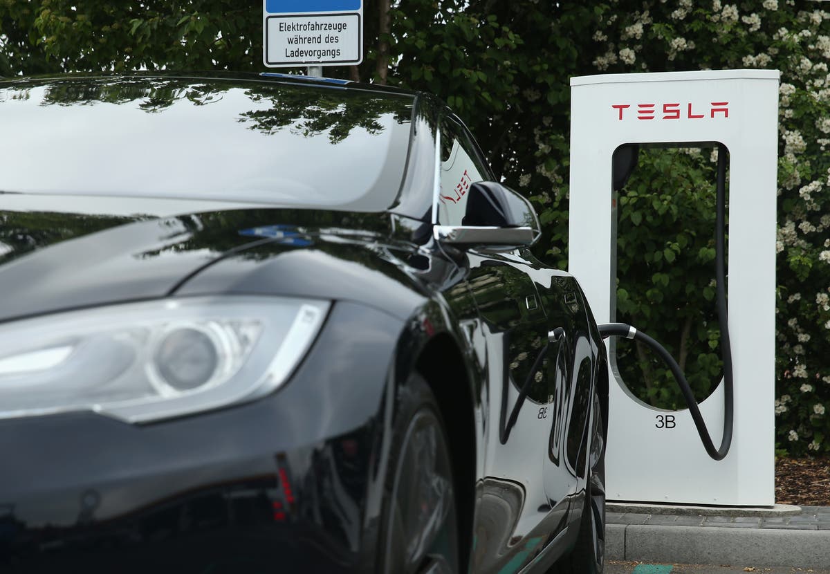 Video shows Tesla jumping 50ft into air before crash