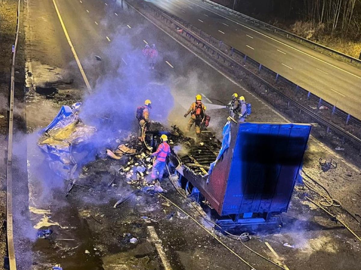 M6 closed after lorry crashes into bridge and bursts into flames in high winds