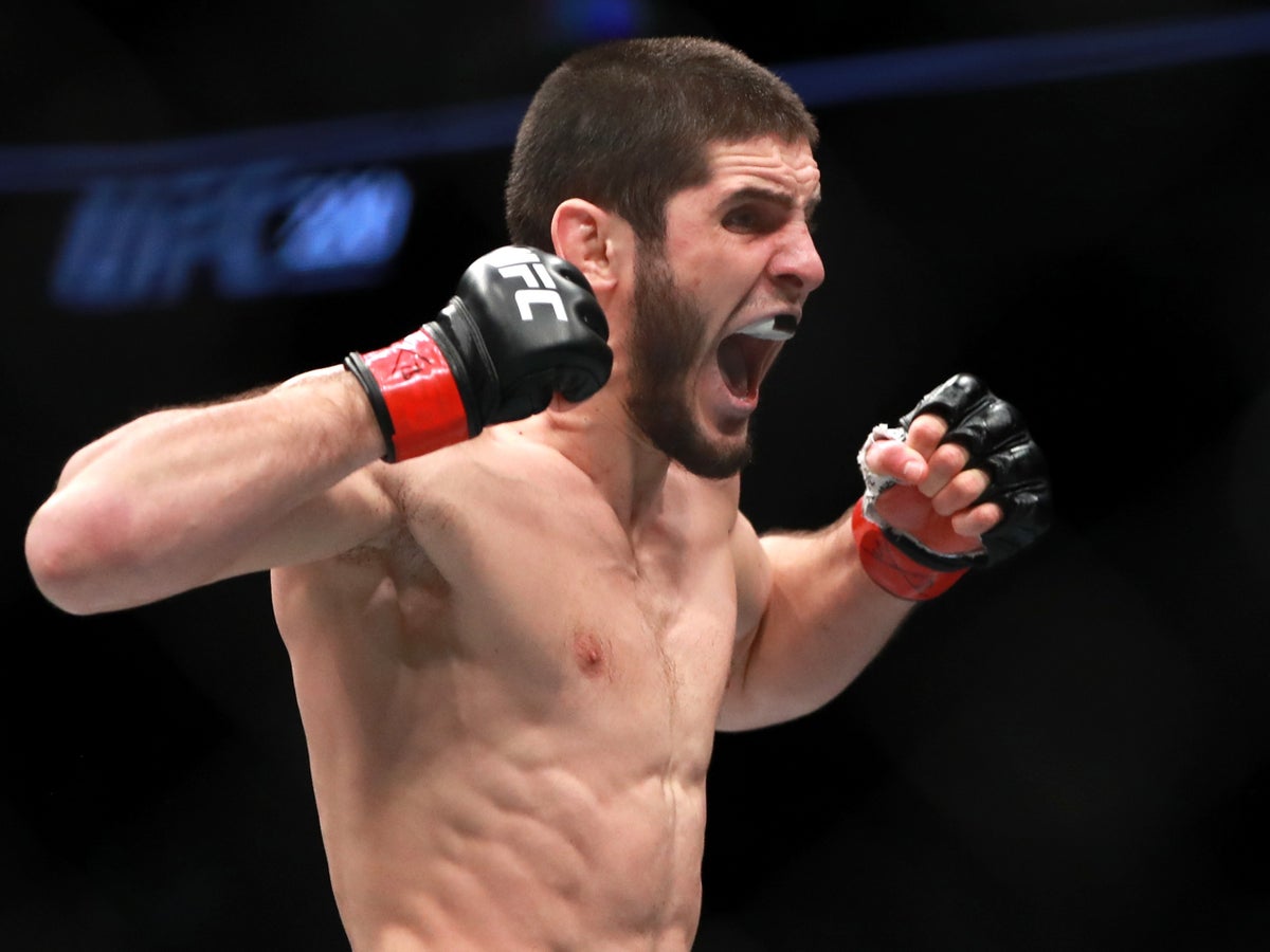 Islam Makhachev submits Charles Oliveira at UFC 280 to win lightweight title and follow in Khabib’s footsteps