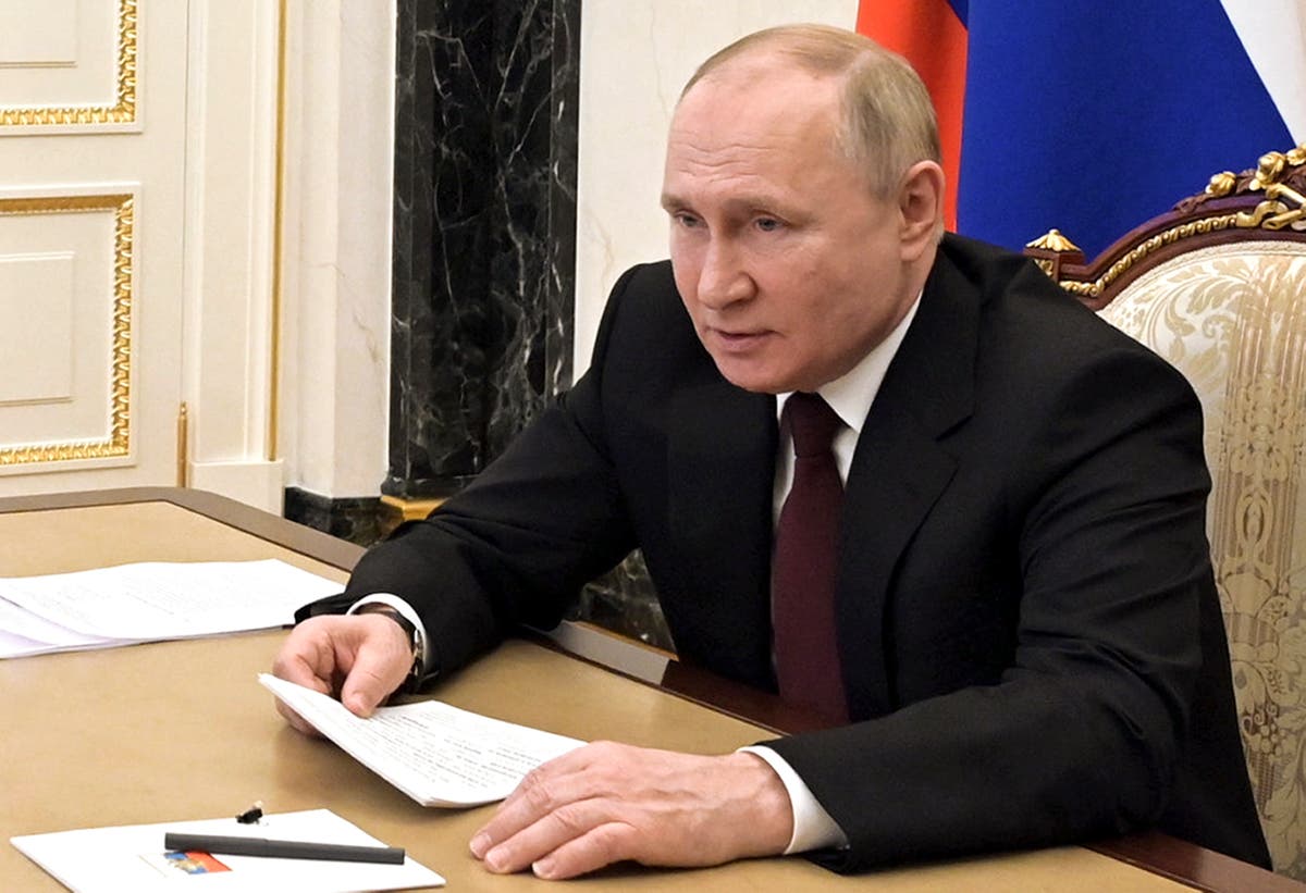 Putin to declare Ukraine provinces Luhansk and Donetsk independent in ‘one-sided breach’ of Minsk deal Putin to declare Ukraine provinces Luhansk and Donetsk independent in ‘one-sided breach’ of Minsk deal