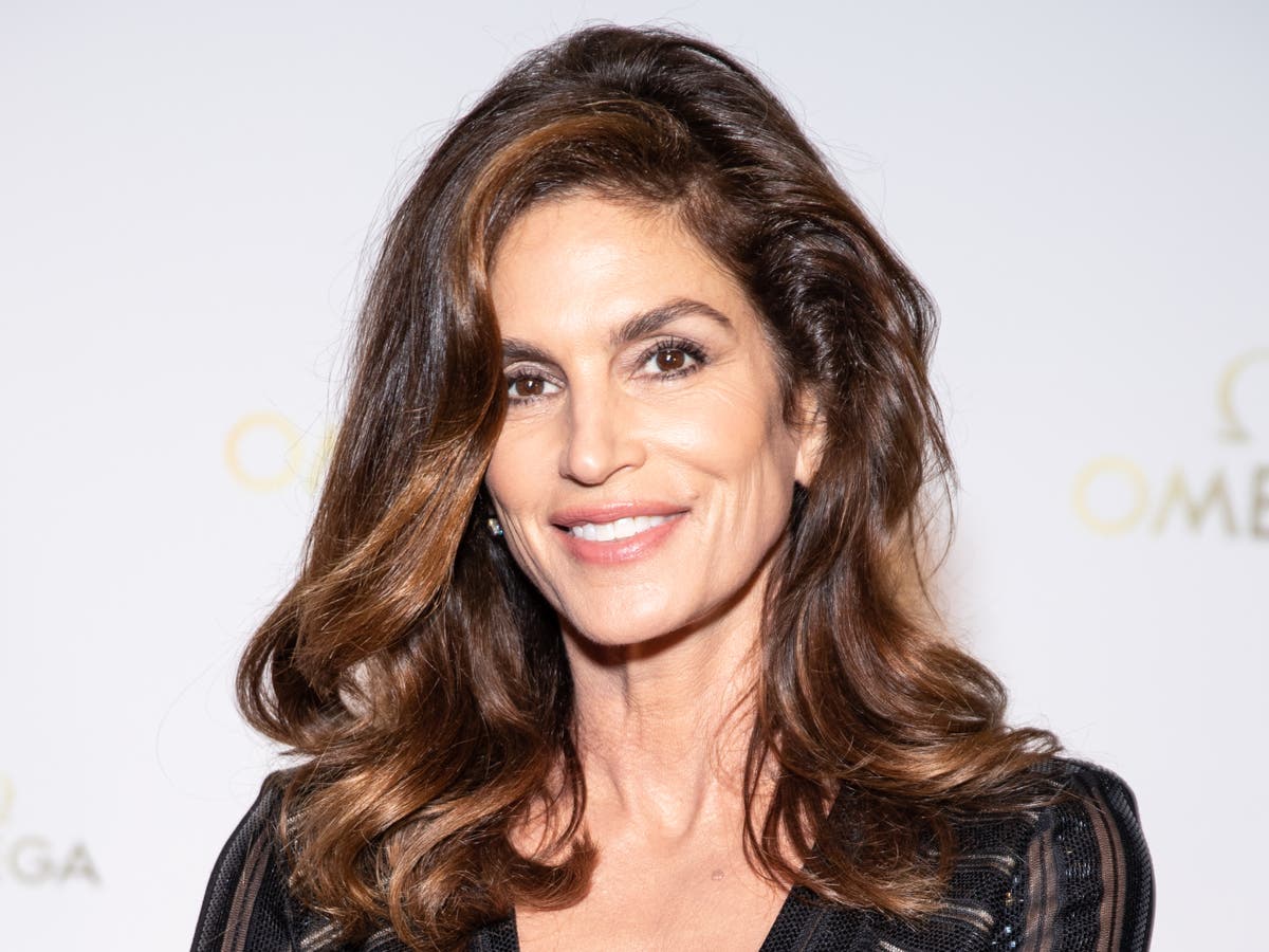 Как сейчас выглядит синди кроуфорд свежие фото Cindy Crawford shares heartwarming advice to her younger self: 'The payoff is wo