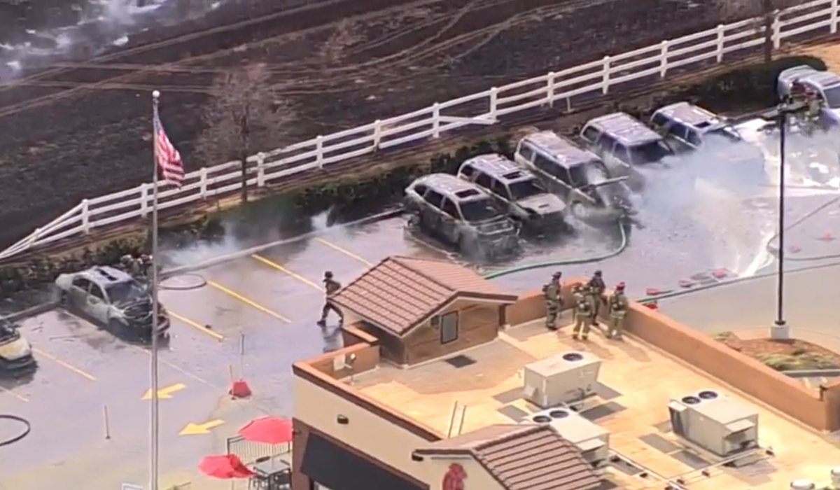 Grass fire engulfs multiple cars at Oklahoma City Chick-Fil-A ...