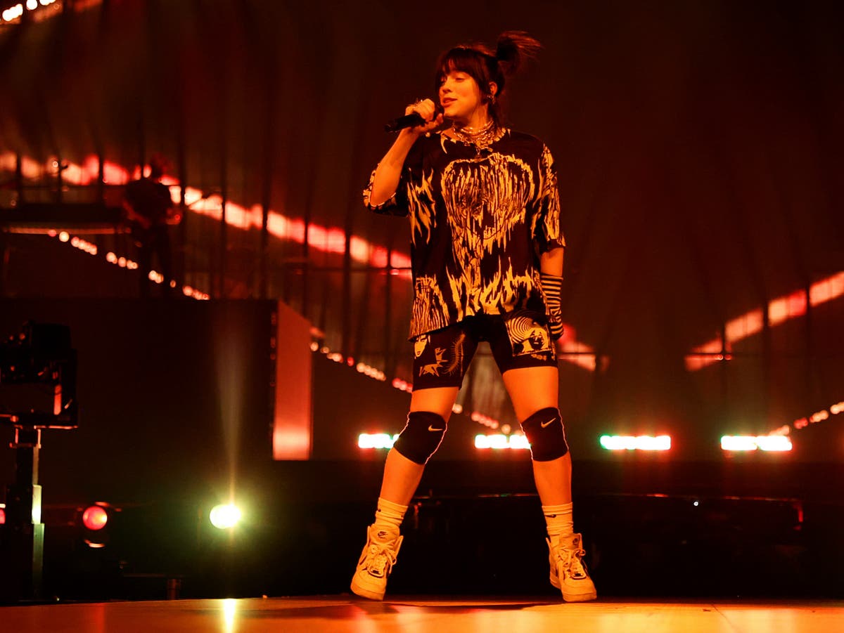 Billie Eilish stops concert again over fans’ safety: ‘Take a breath’ Billie Eilish stops concert again over fans’ safety: ‘Take a breath’