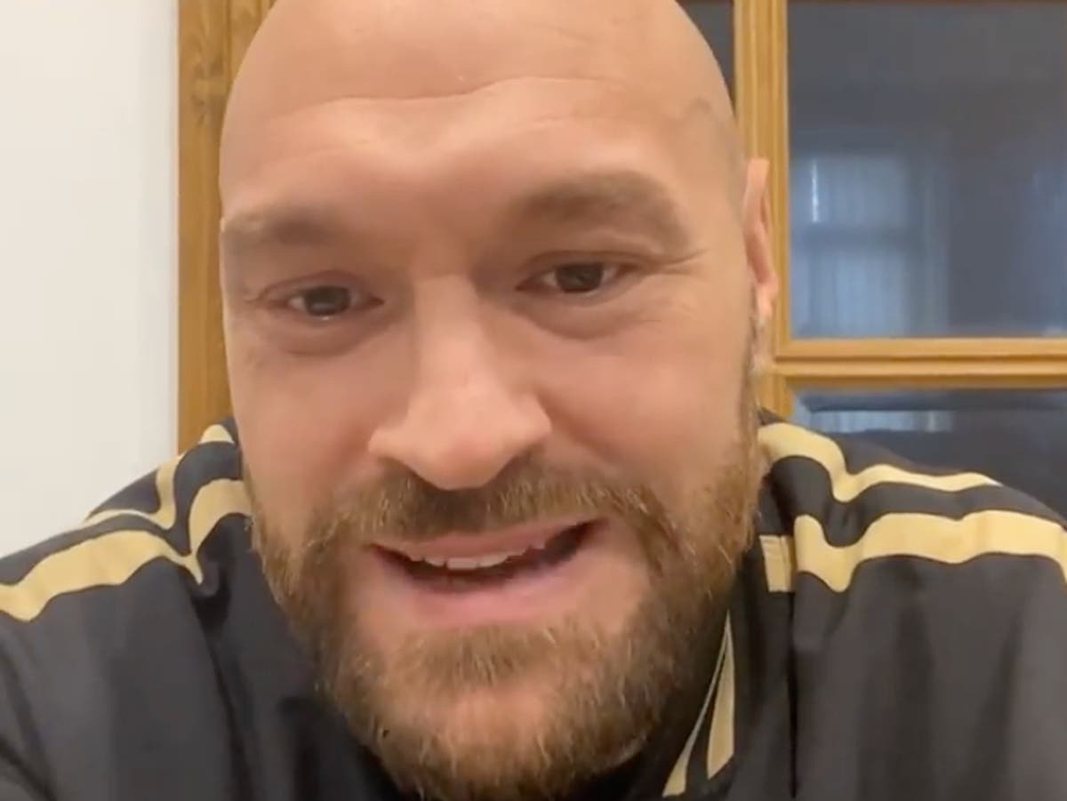 &lsquo;An absolute idiot&rsquo;: Tyson Fury attacks Dillian Whyte after he finally signs world title fight contract