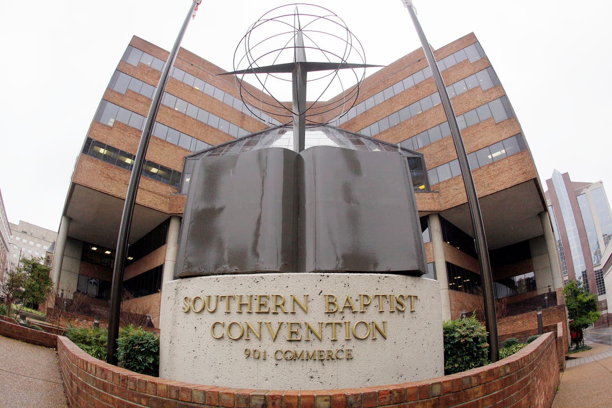 Southern Baptist leaders apologize to sex abuse survivor Southern Baptist leaders apologize to sex abuse survivor