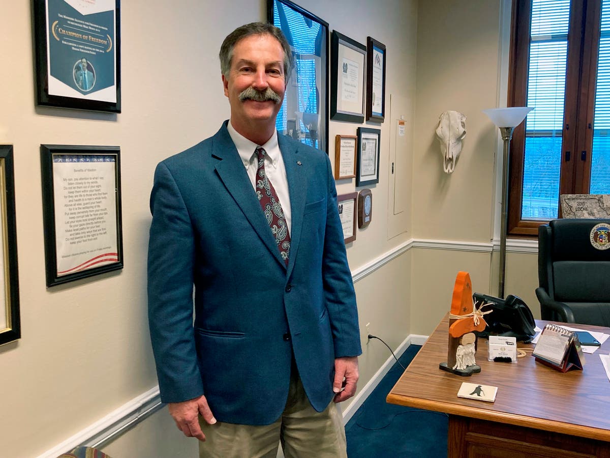 Missouri senator protests punishment for wearing overalls