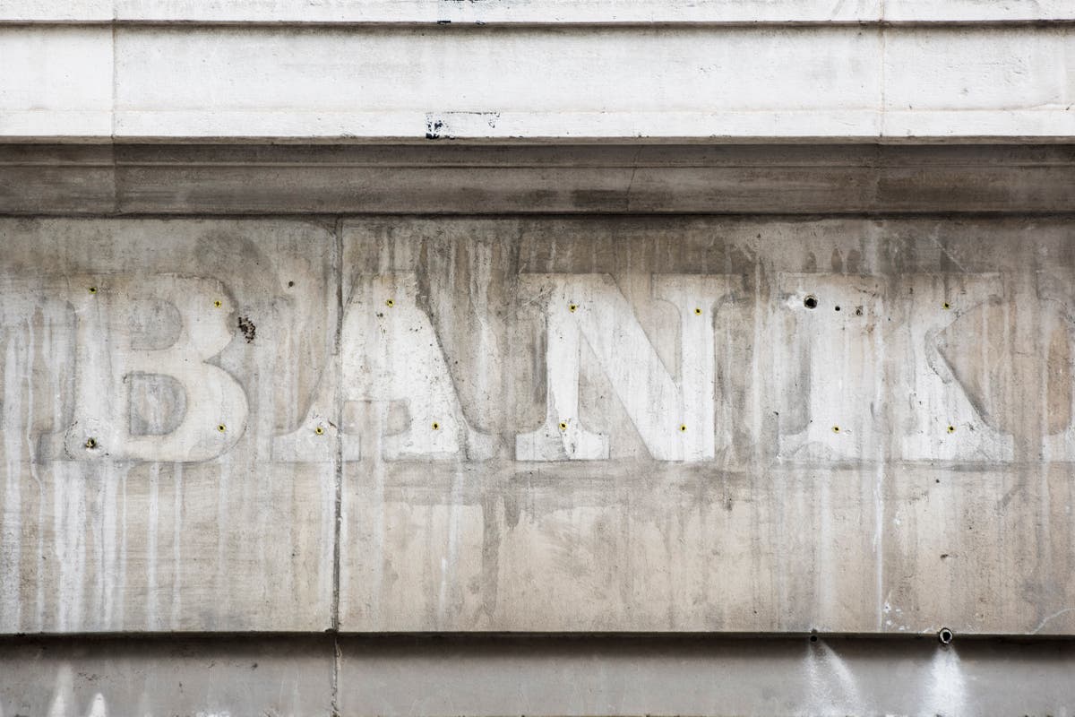 Fewer people living near banks and building societies as branches shut