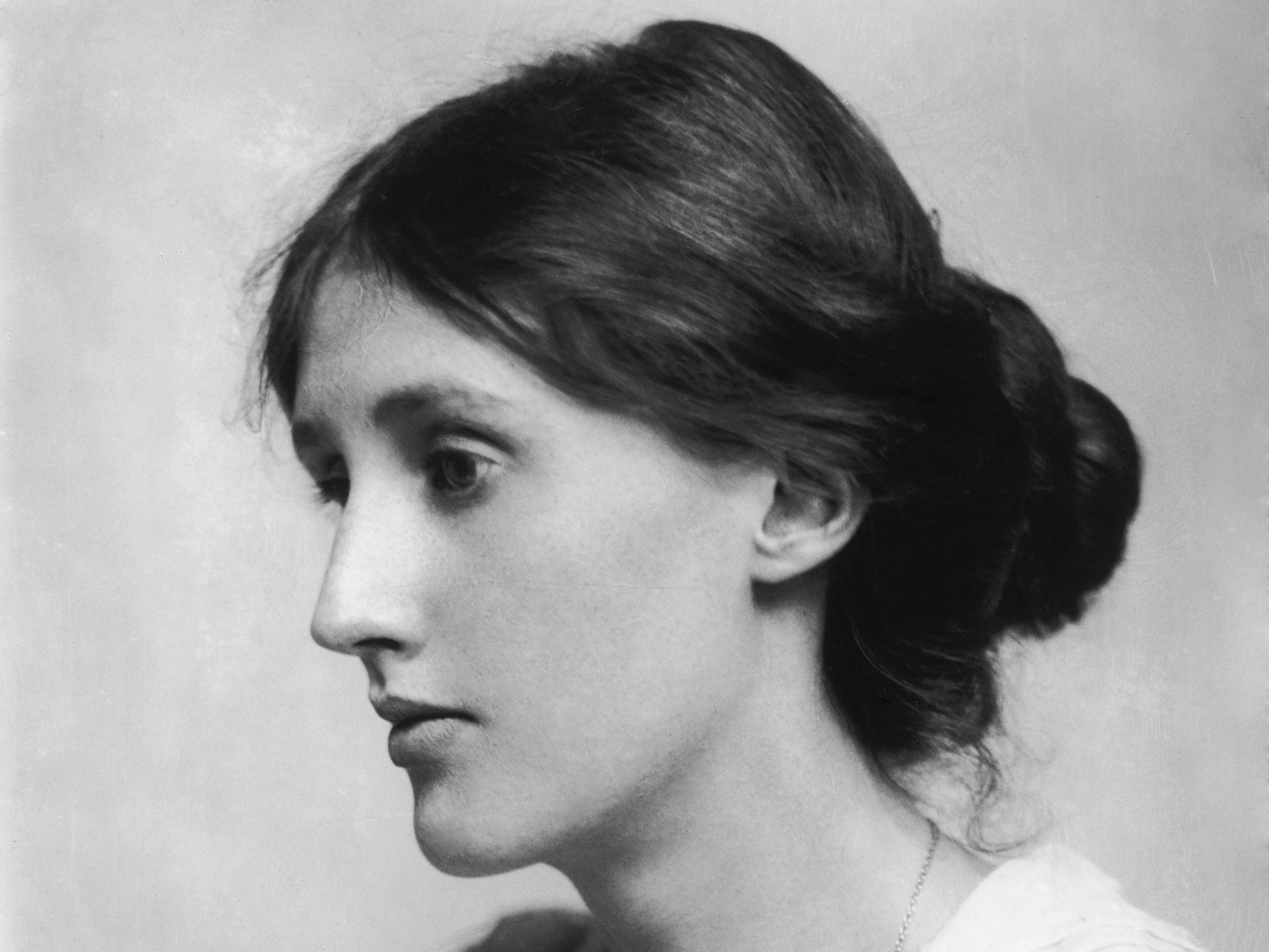 The entries in Woolf’s diary span over 25 years
