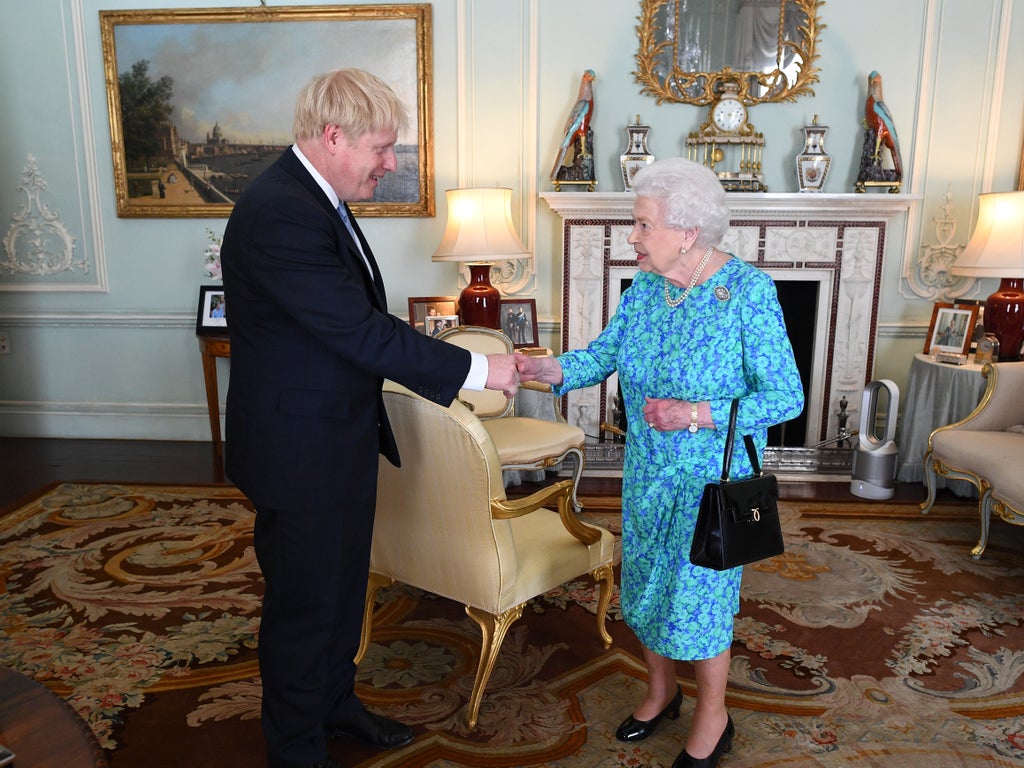 Queen holds weekly telephone audience with Boris Johnson despite catching Covid 