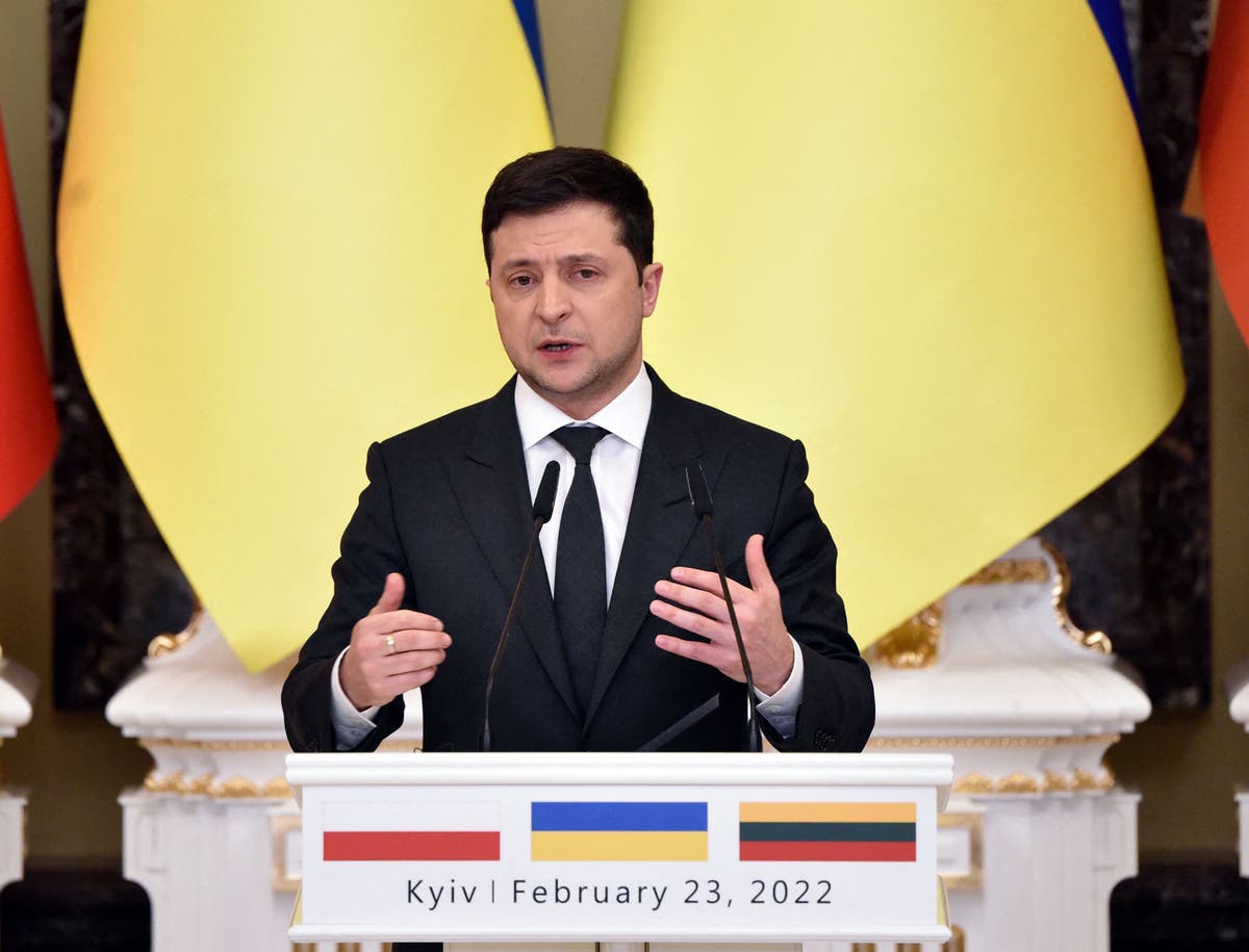 Ukraine’s president warns tens of thousands could be killed as he vows to repel any Russian invasion Ukraine’s president warns tens of thousands could be killed as he vows to repel any Russian invasion