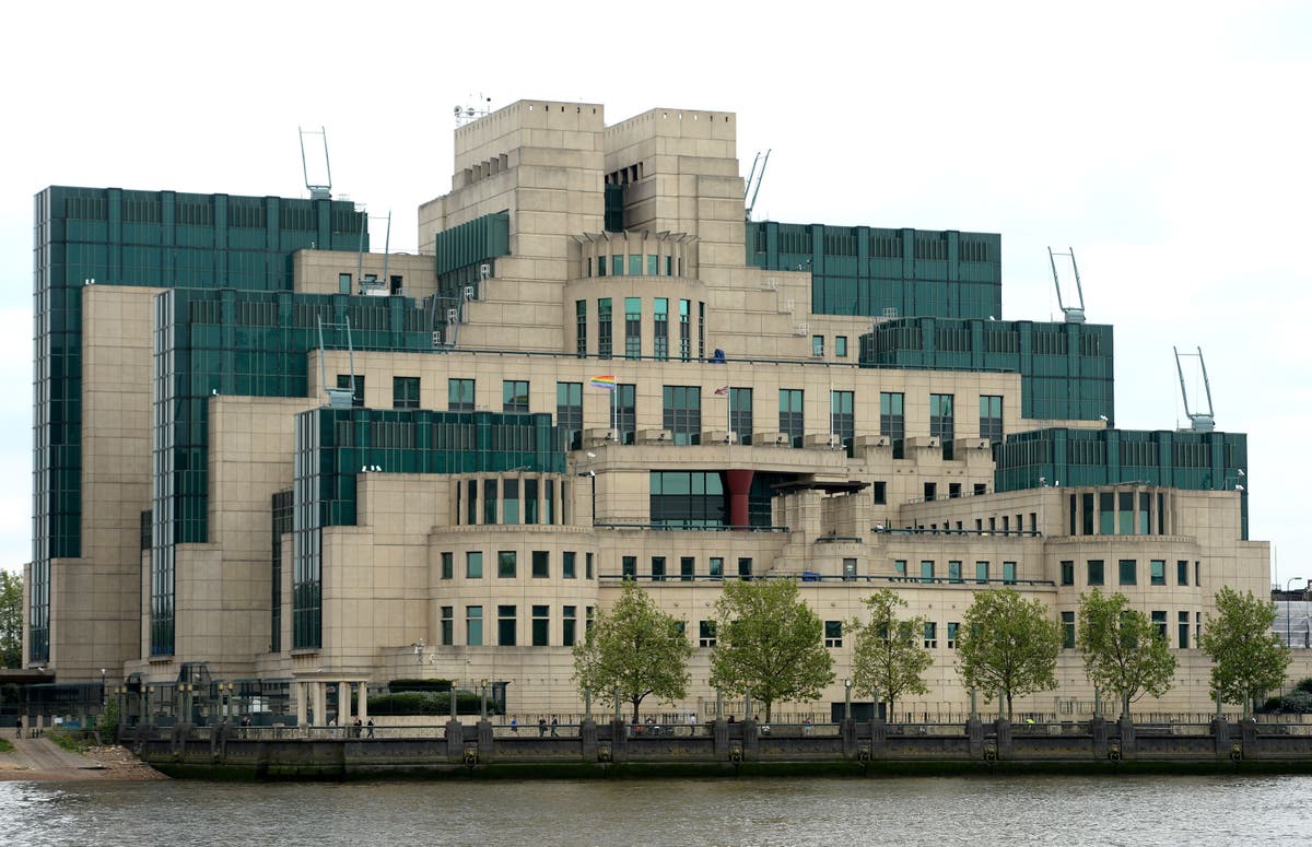 William visits MI6 ahead of Russia’s invasion of Ukraine