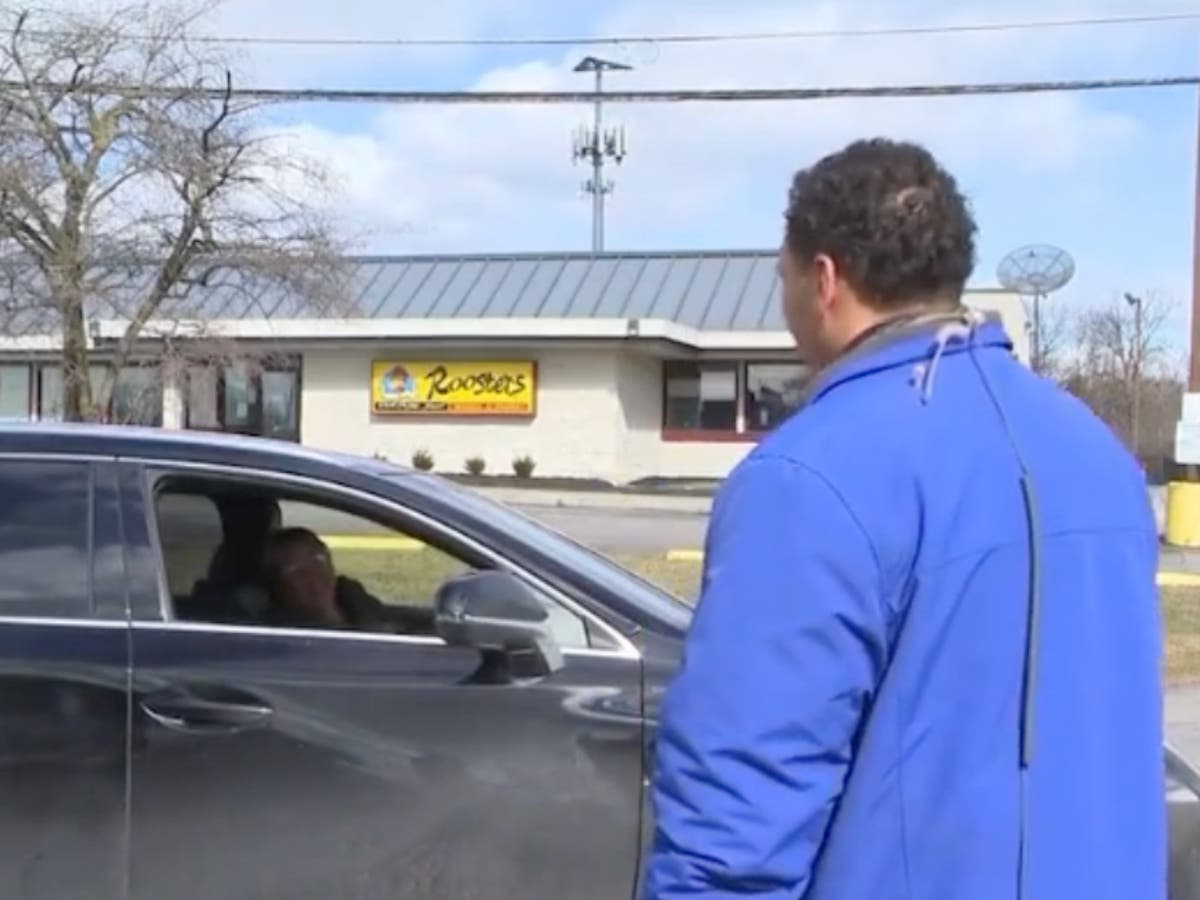 Mother interrupts TV reporter son during live broadcast: &lsquo;Hi, baby!&rsquo;