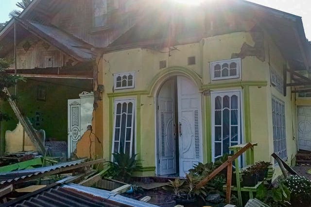 <p>A house in Pasaman, West Sumatra,  damaged by the quake</p>