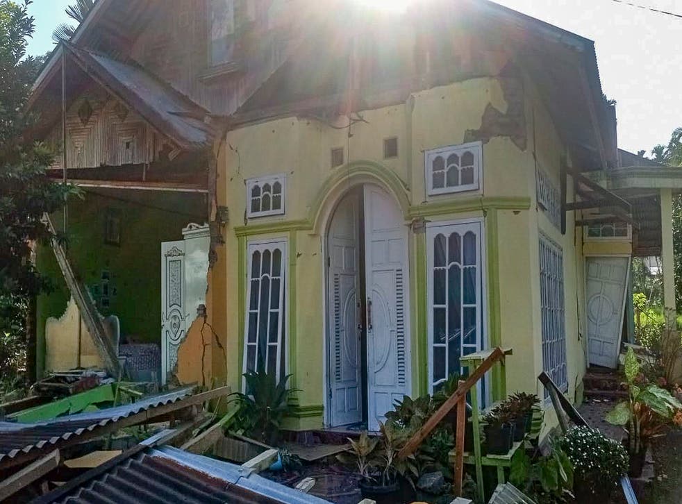 <p>A house in Pasaman, West Sumatra,  damaged by the quake</p>