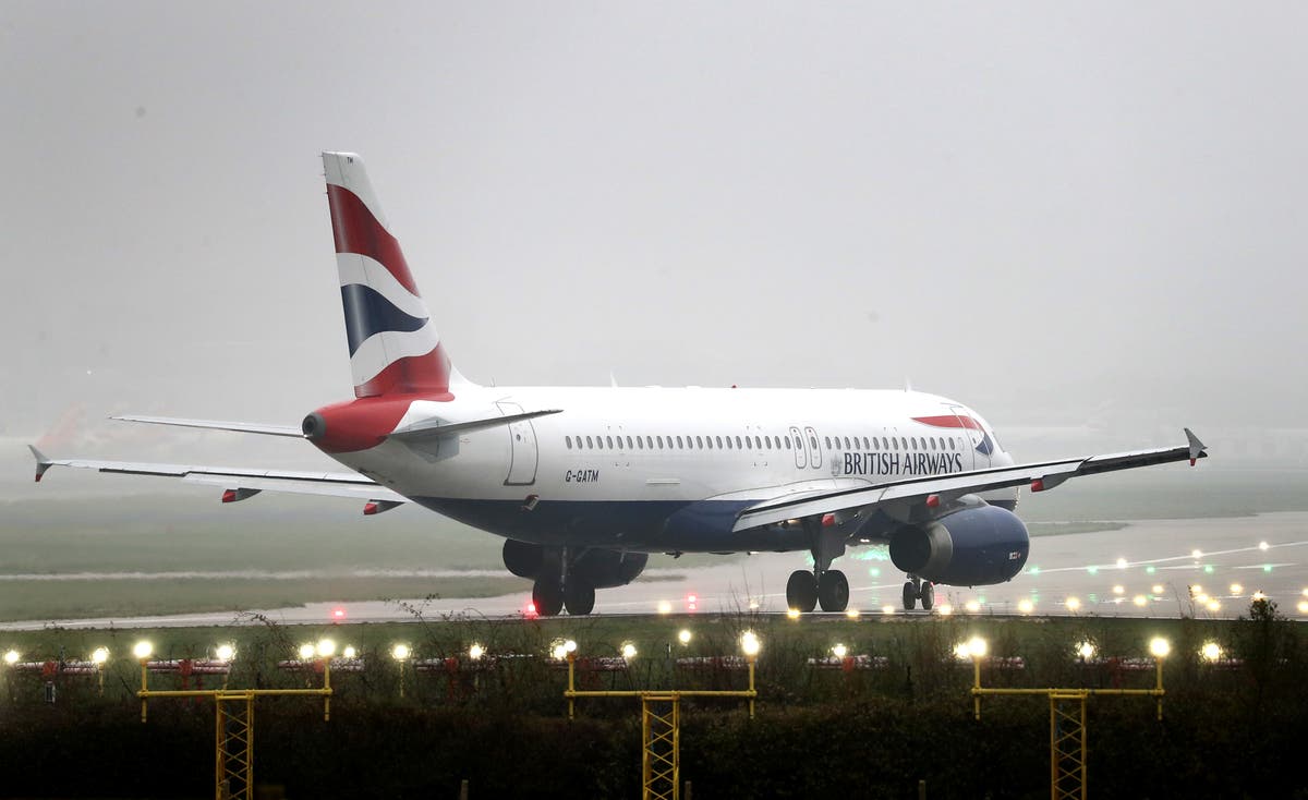 British Airways’ parent company lost £6.3m per day in 2021 – but predicts ‘strong recovery’