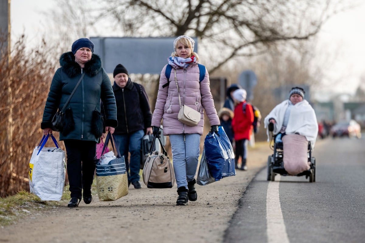 Viral Twitter thread reveals what people can do to help Ukraine | The ...