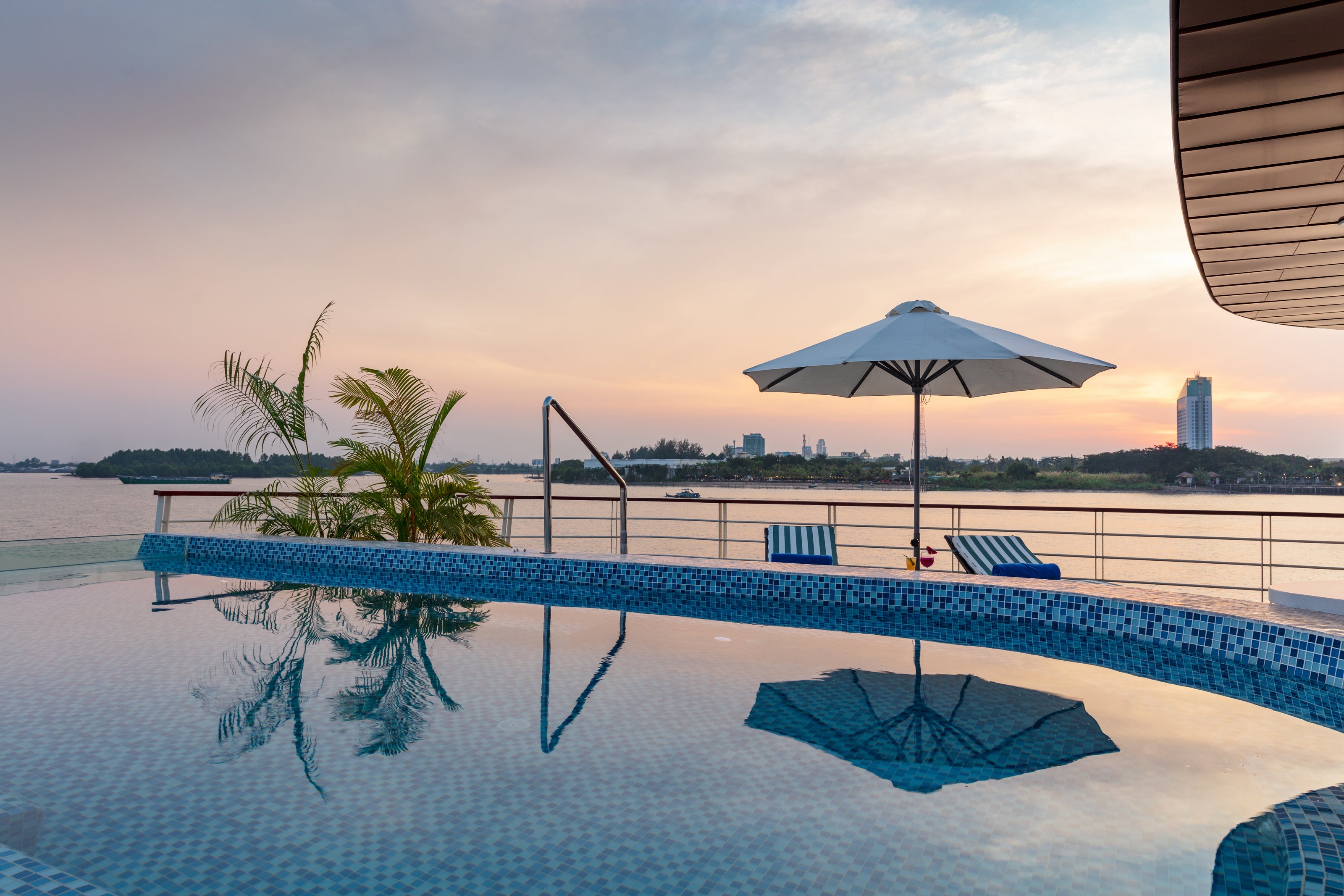 The pool onboard the Victoria Mekong