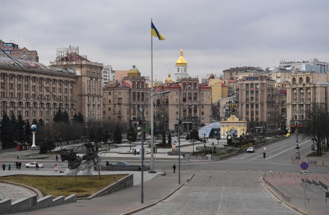 <p>A picture shows the almost deserted center of the Ukrainian capital of Kyiv on 25 February 2022</p>