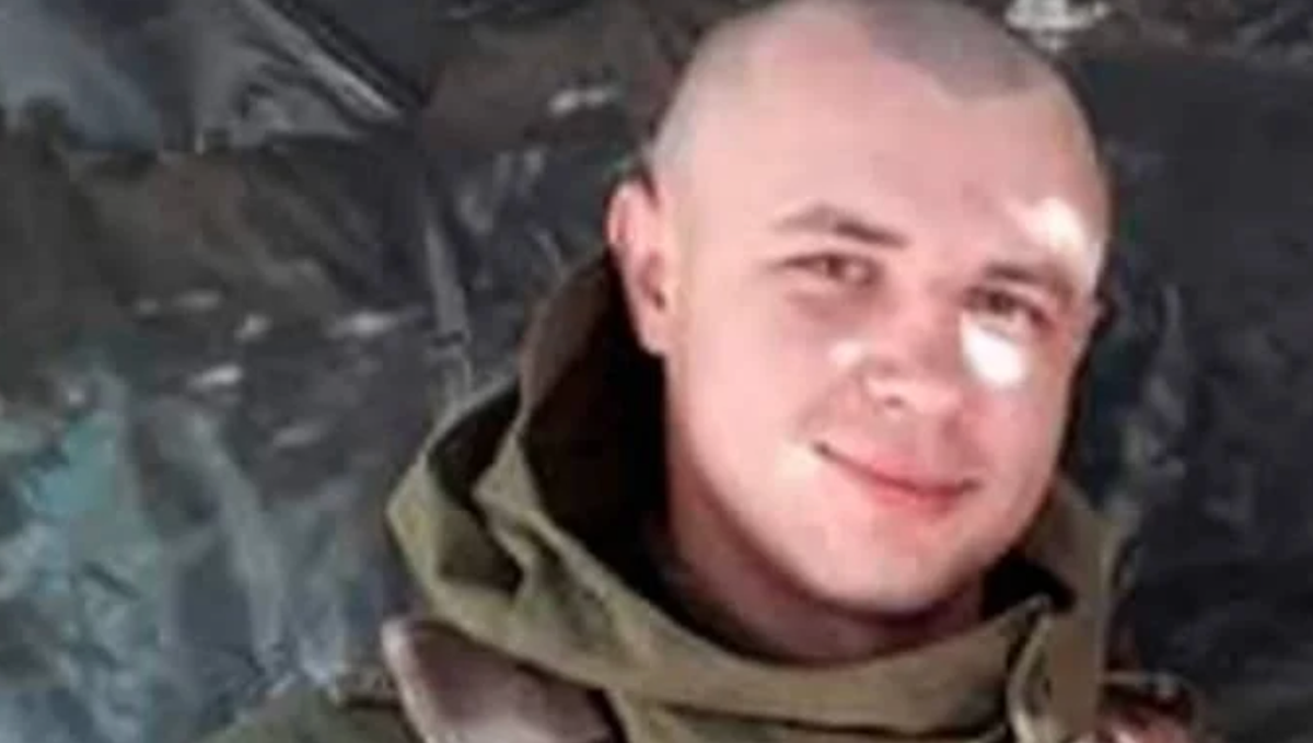 Ukrainian soldier blew himself up on bridge to block advancement of Russian tanks Ukrainian soldier blew himself up on bridge to block advancement of Russian tanks