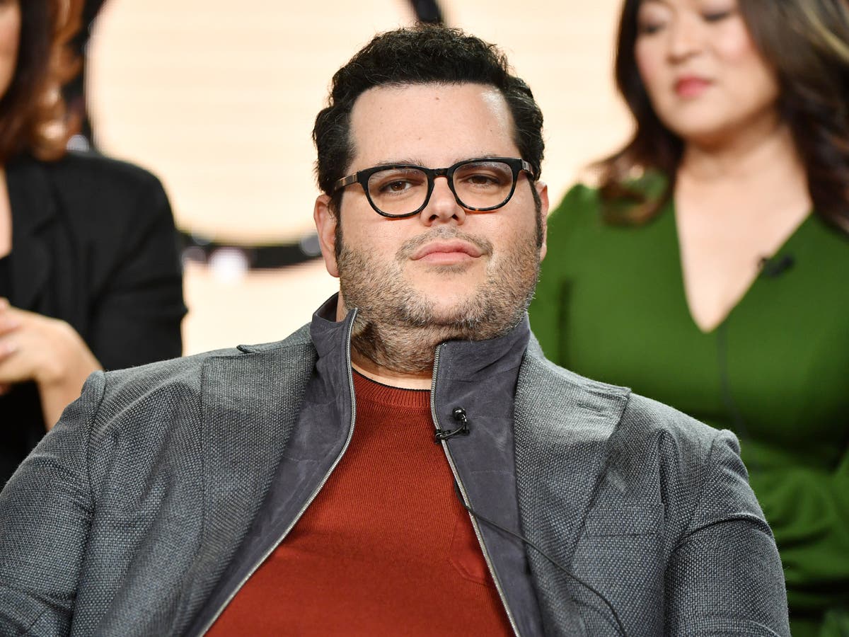 Josh Gad says films are being &lsquo;bombastically dumbed down&rsquo;