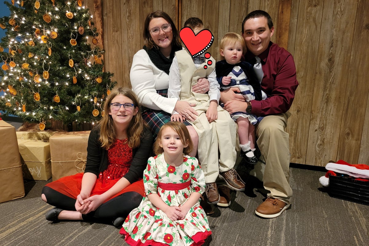 洋楽 Orphan Family / Up For Adoption Agony of orphans stranded in Ukraine as adoptive US parents