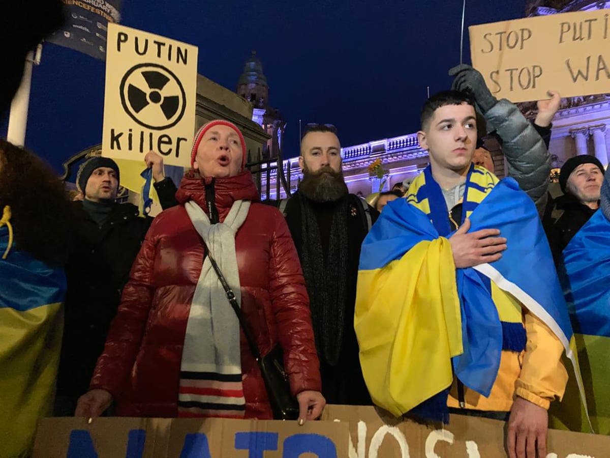 Hundreds gather in Belfast to denounce invasion of Ukraine