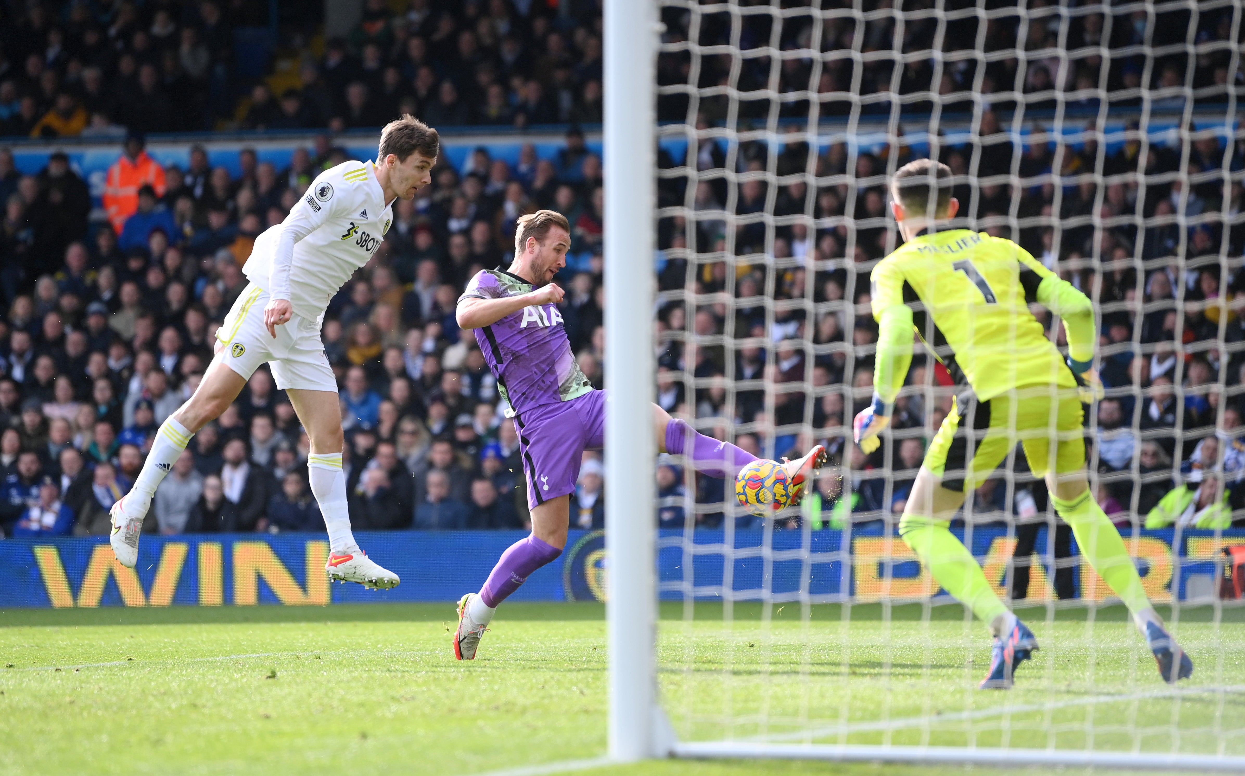 Harry Kane put in a brilliant all-round display as Spurs beat Leeds 4-0