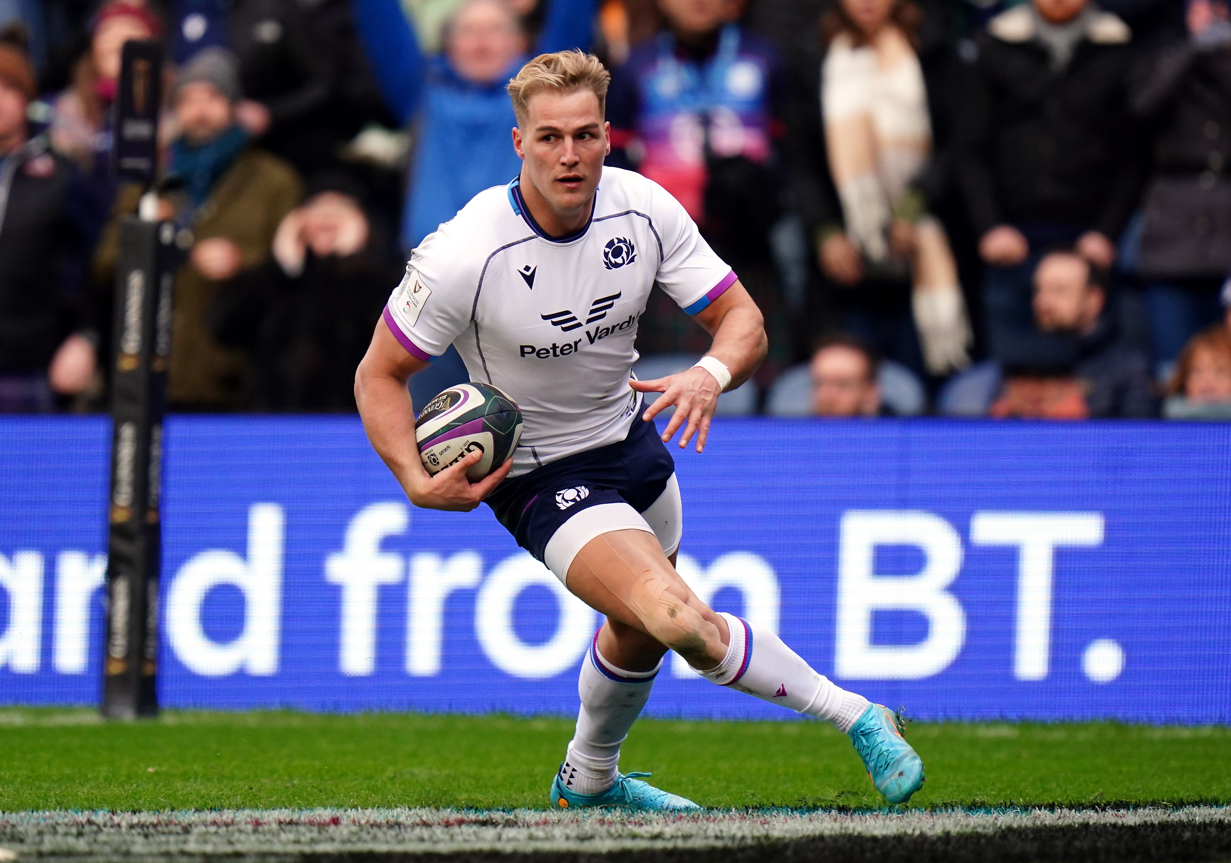 Duhan van der Merwe scored a late try for Scotland
