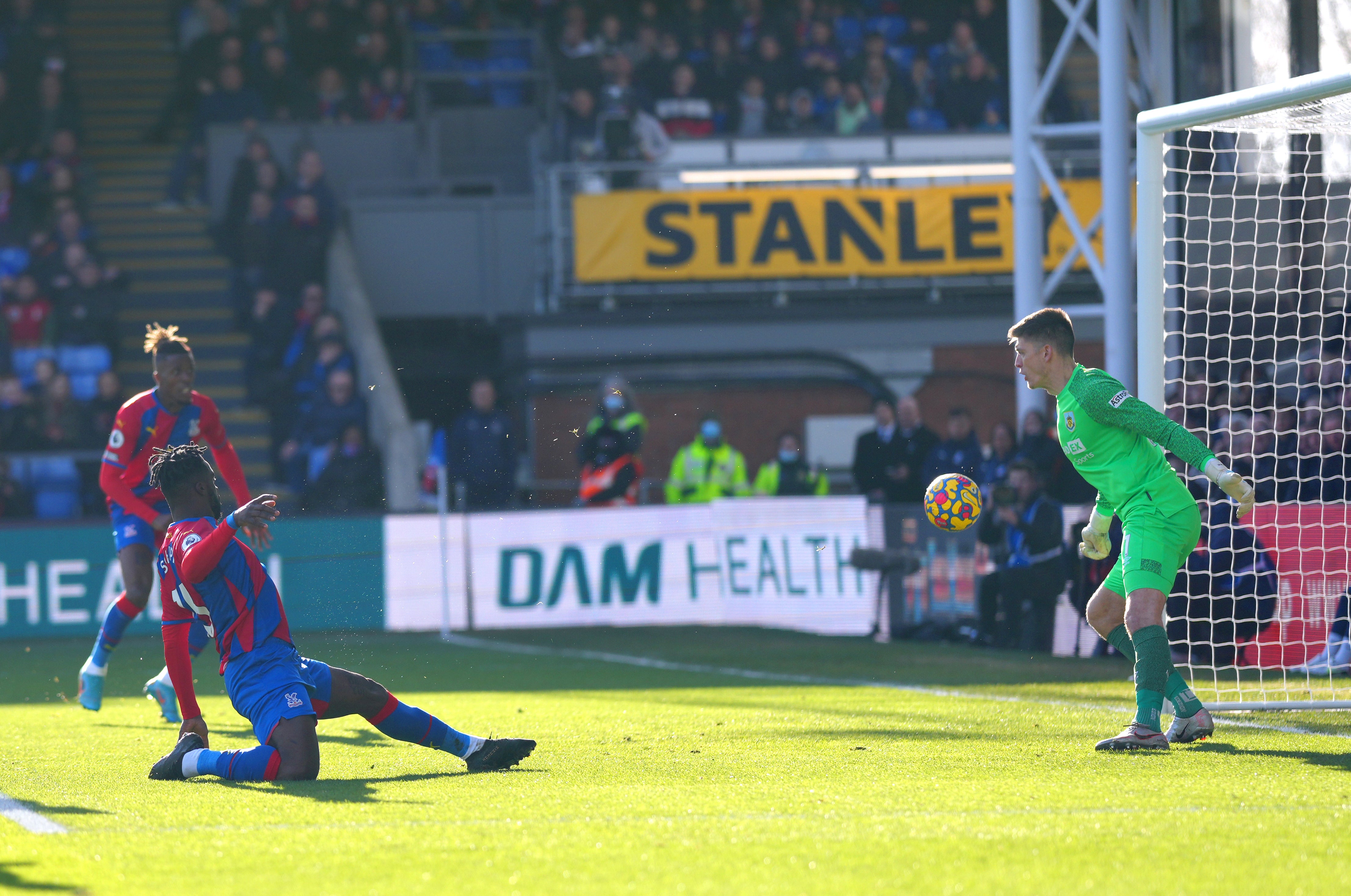 Jeffrey Schlupp scores the opener for Crystal Palace at home to Burnley (John Walton/PA)