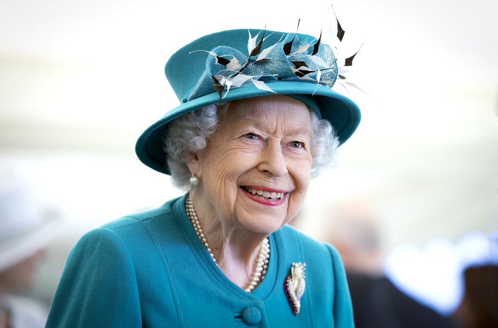 Queen postpones reception at Windsor Castle next week