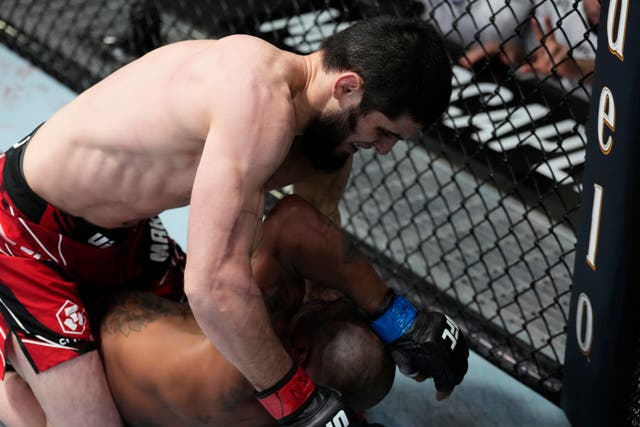 <p>Islam Makhachev secured a first-round win against Bobby Ground with heavy ground and pound</p>