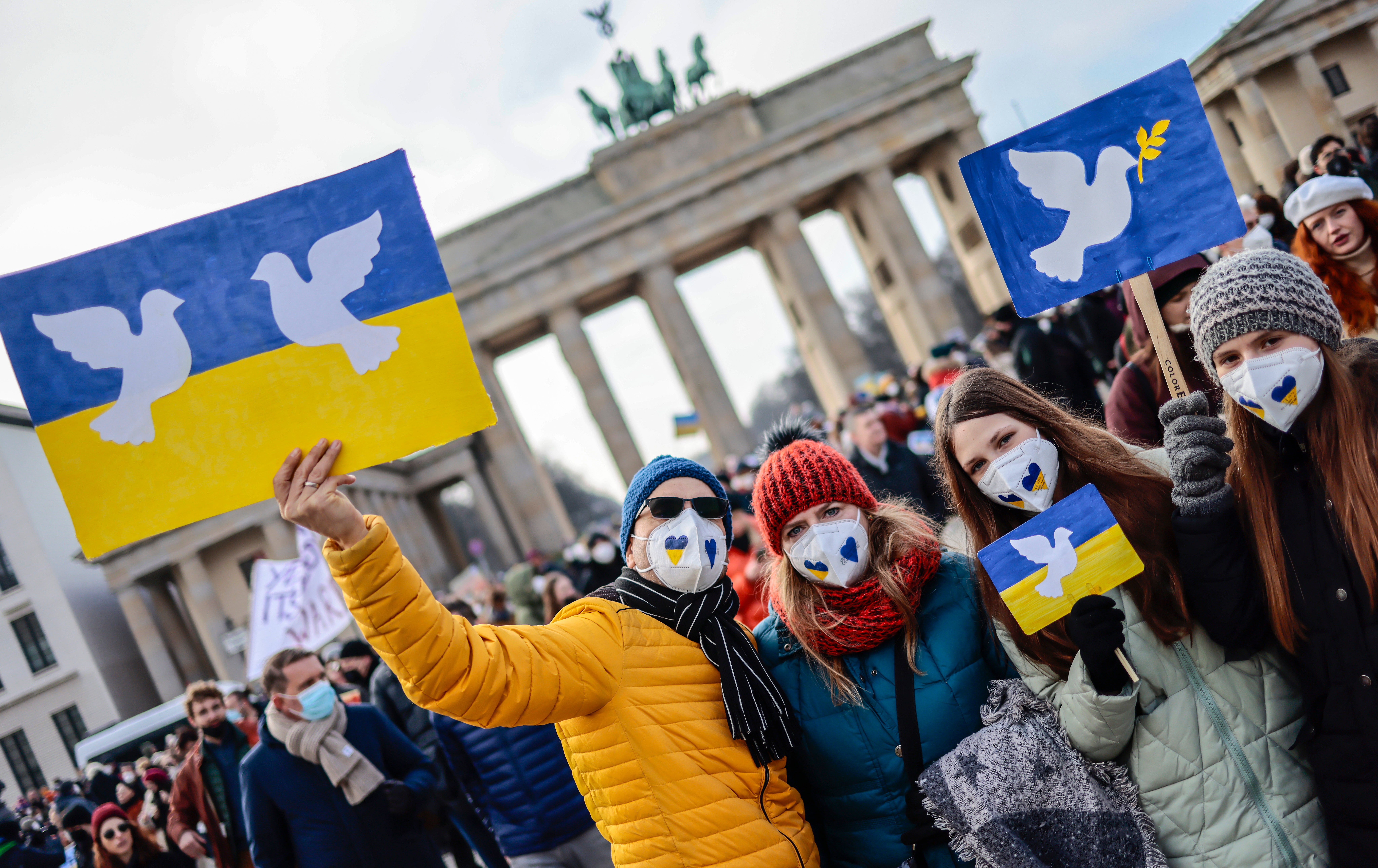 People gather at Brandenburg Gate to protest against the ongoing war in Ukraine on February 27, 2022 in Berlin, Germany.