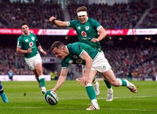 Debutant Michael Lowry celebrates brace as Ireland thrash 13-man Italy to grab Six Nations bonus point