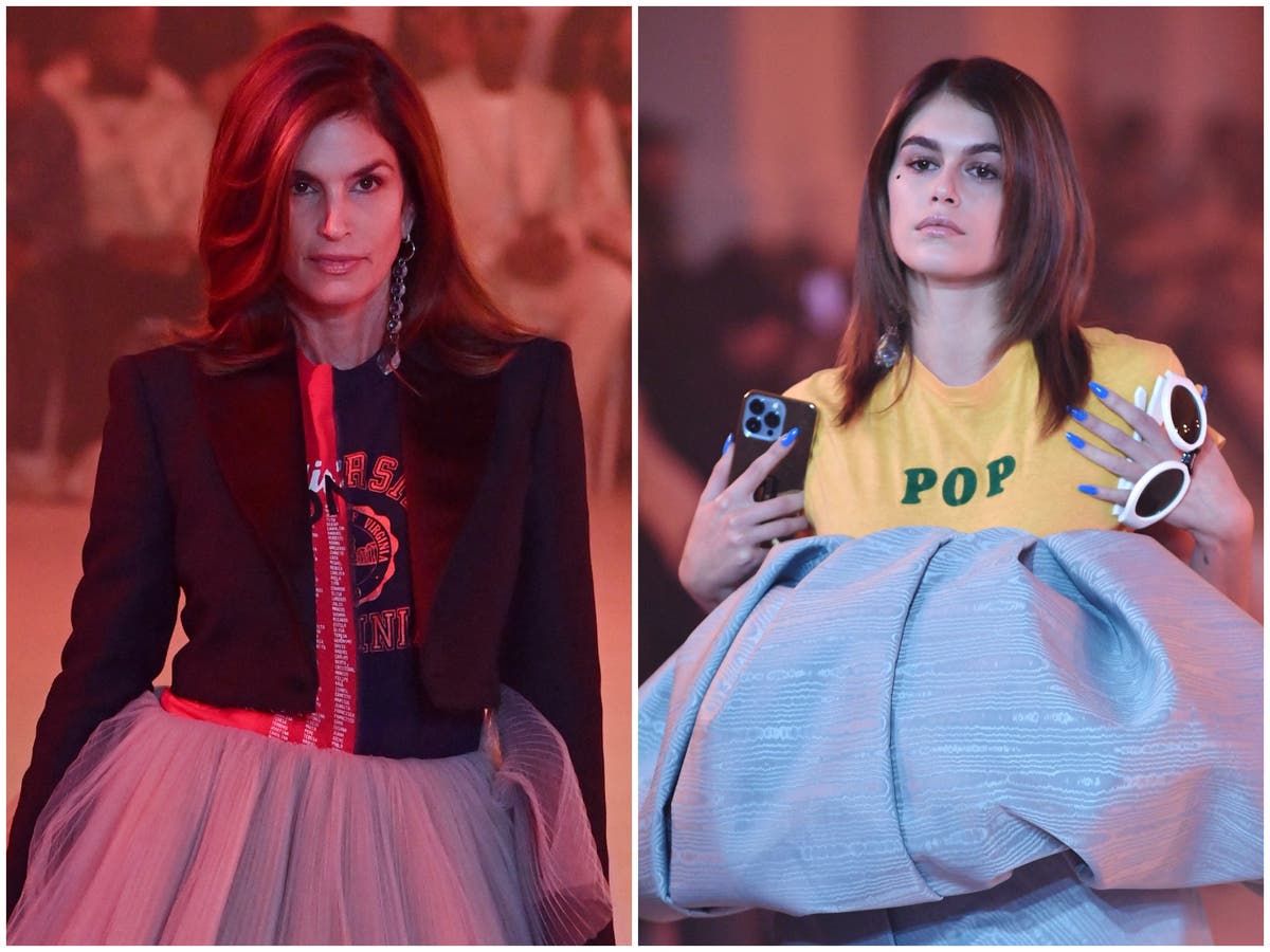 Naomi Campbell, Serena Williams, Cindy Crawford, & More Walk in Virgil  Abloh's Final Fashion Show