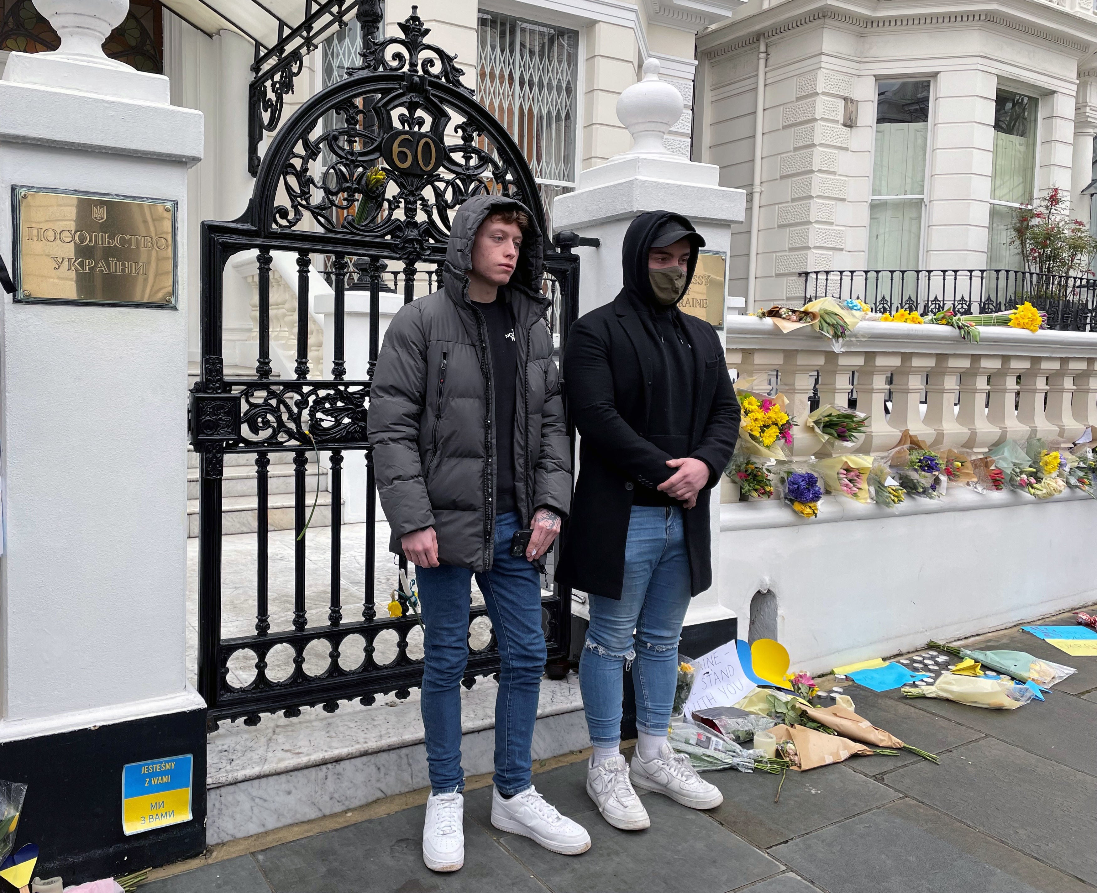 Tom, 20, and Lucas, 21, arrive to join the Ukrainian armed forces at the countr’s embassy in west London on Tuesday.