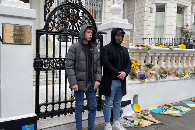 <p>Tom, 20, and Lucas, 21, arrive to join the Ukrainian armed forces at the countr’s embassy in west London on Tuesday.</p>