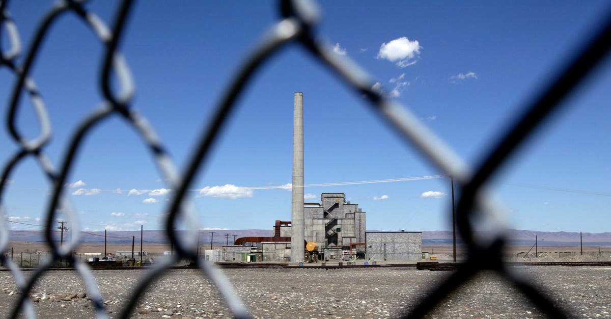 Lockdown amid reports of shooting at Washington nuclear facility